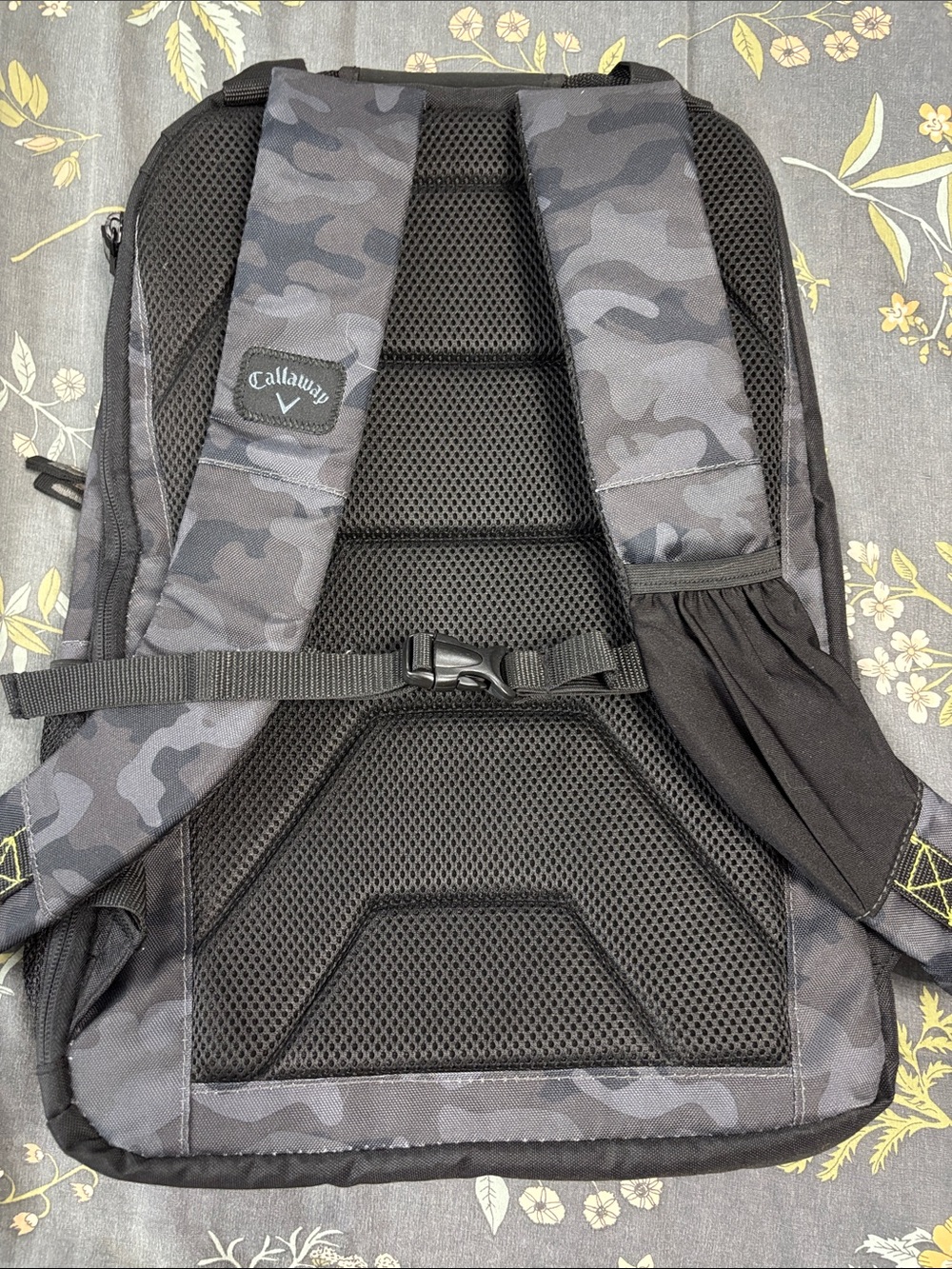 Callaway Golf Clubhouse Padded Backpack with Pockets in Black and Grey Camo - Picture 2 of 7